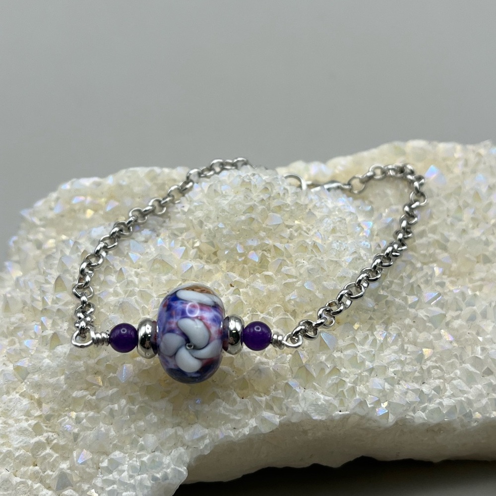 Silver and Purple Beaded Bracelet - Picture 3 of 7